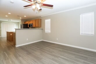 9526 Grandview Spring Ave in Las Vegas, NV - Building Photo - Building Photo