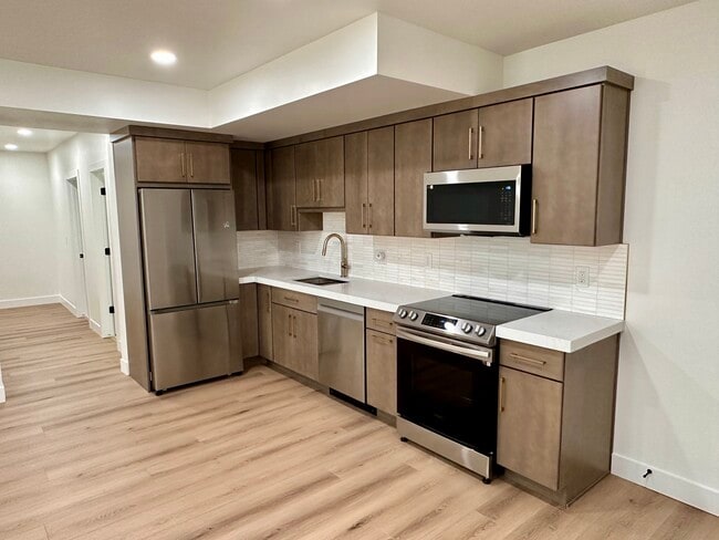 12272 S Elena Canyon Cv in Herriman, UT - Foto de edificio - Building Photo