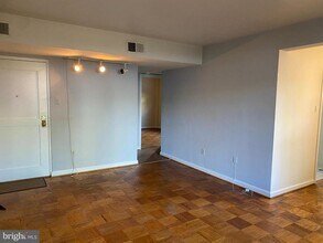 1300 N Meade St in Arlington, VA - Building Photo - Building Photo