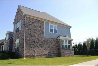 20 Friary Ct in Mount Juliet, TN - Foto de edificio - Building Photo