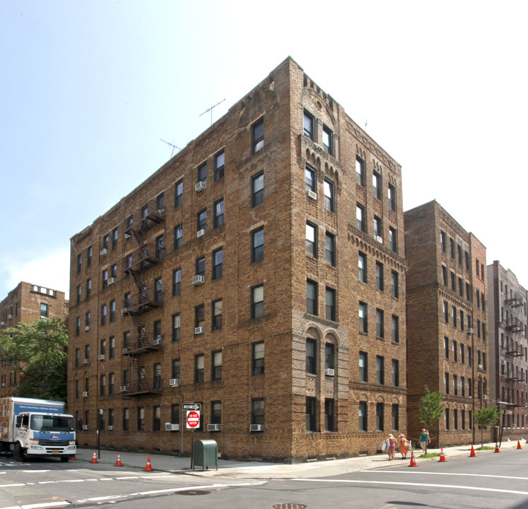 3115 Brighton 4th St in Brooklyn, NY - Building Photo