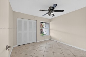 616 Woodgate Ln in Sunrise, FL - Building Photo - Building Photo