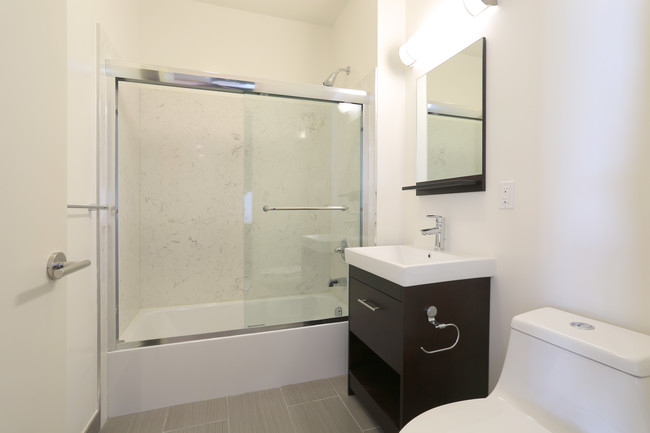 Brighton Luxury Apartments in San Francisco, CA - Building Photo - Interior Photo