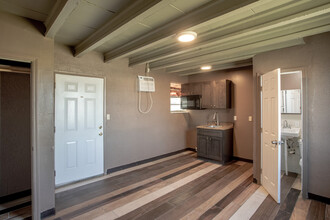 417 SW 6th St in Belle Glade, FL - Building Photo - Interior Photo