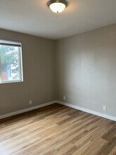 111 10th St SE in Auburn, WA - Foto de edificio - Building Photo