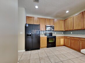 712 Bellshire Dr in Orange Park, FL - Building Photo - Building Photo
