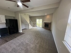 3562 NE Independence Ave in Lee's Summit, MO - Building Photo - Building Photo