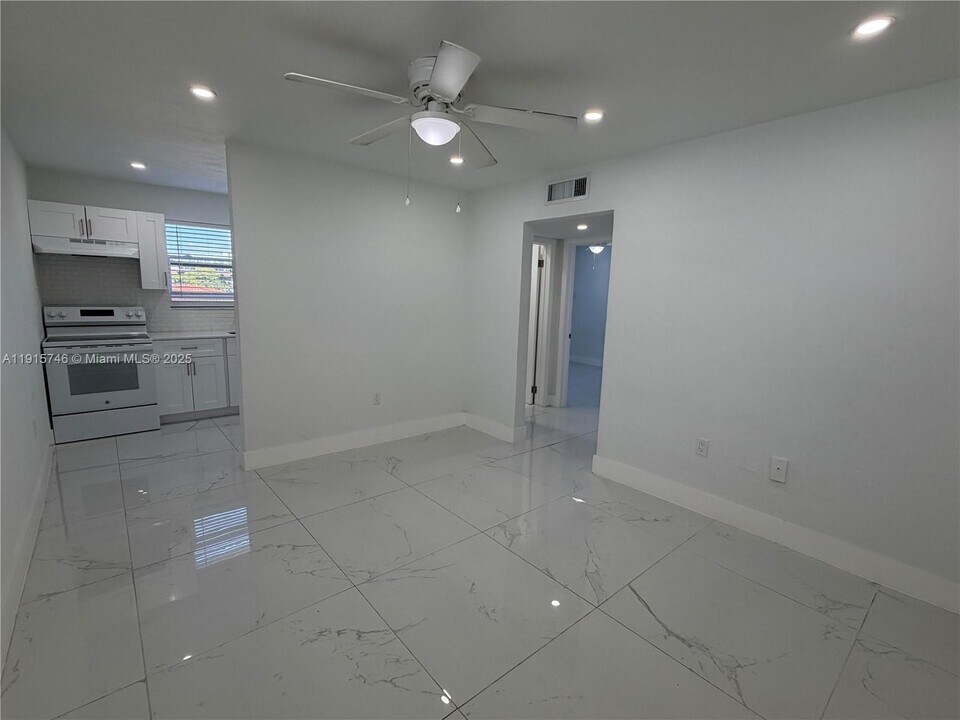 629 SW 10th St in Miami, FL - Building Photo
