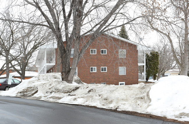 7400 Lyric Ln NE in Fridley, MN - Building Photo - Building Photo