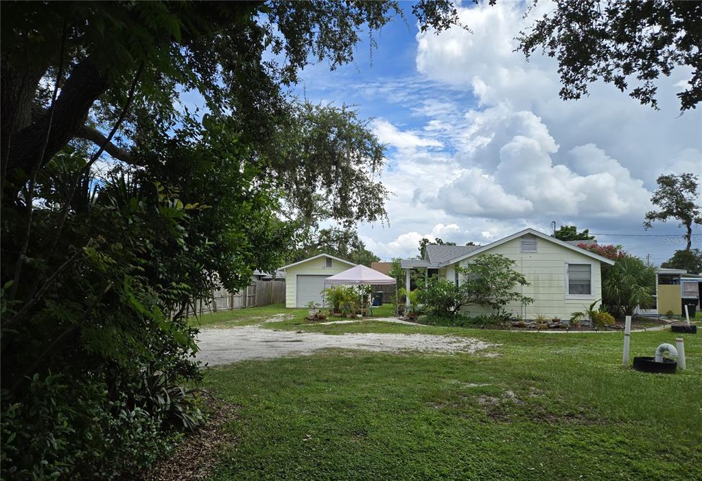 1843 Kenilworth St in Sarasota, FL - Building Photo