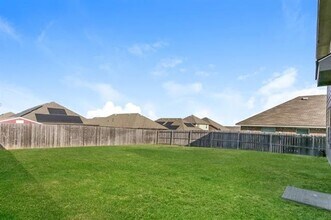 1606 Oriole St in Ennis, TX - Building Photo - Building Photo