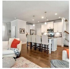 6590 Trailblazer Rd in Flowery Branch, GA - Building Photo - Building Photo