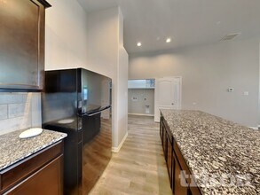 7950 Headwaters Trail in San Antonio, TX - Building Photo - Building Photo