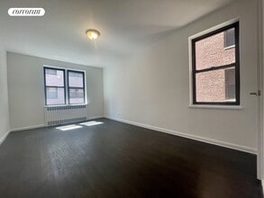 108/50 71st Ave in Queens, NY - Foto de edificio - Building Photo