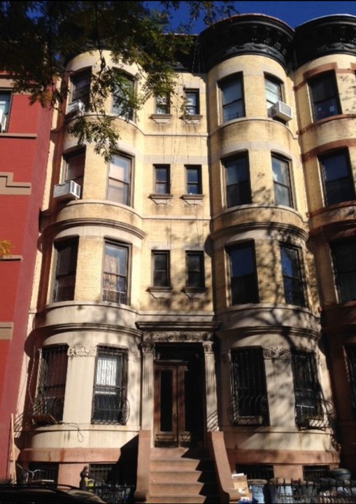 703 Carroll St in Brooklyn, NY - Building Photo