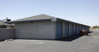 15682 Bear Valley Rd in Victorville, CA - Building Photo - Building Photo