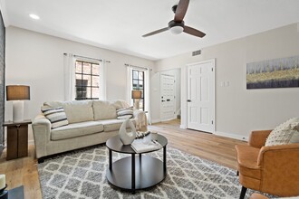 1182 Garraty Rd-Unit -1182 Garraty Road #8 in San Antonio, TX - Building Photo - Building Photo