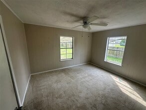 416 Illinois St in Wallis, TX - Building Photo - Building Photo