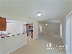 4013 Forecast Dr in Brandon, FL - Building Photo - Building Photo