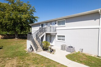 Arlington Park in Bonita Springs, FL - Building Photo - Building Photo