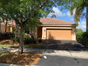 1852 Andromeda Ln in Weston, FL - Building Photo - Building Photo