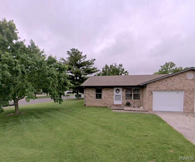 property at 842 Southgate Dr