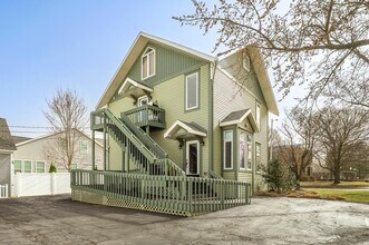 720 Main St, Unit 2 in St. Joseph, MI - Building Photo - Building Photo