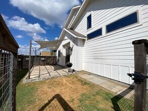 8500 Bowling Green Dr in Austin, TX - Building Photo - Building Photo