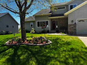 6023 Country Walk in McFarland, WI - Building Photo - Building Photo