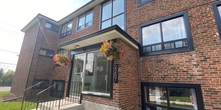 2251 - 2257 Jane Street in Toronto, ON - Building Photo - Building Photo