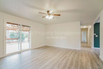 4906 SE 108th Ave in Portland, OR - Building Photo - Building Photo