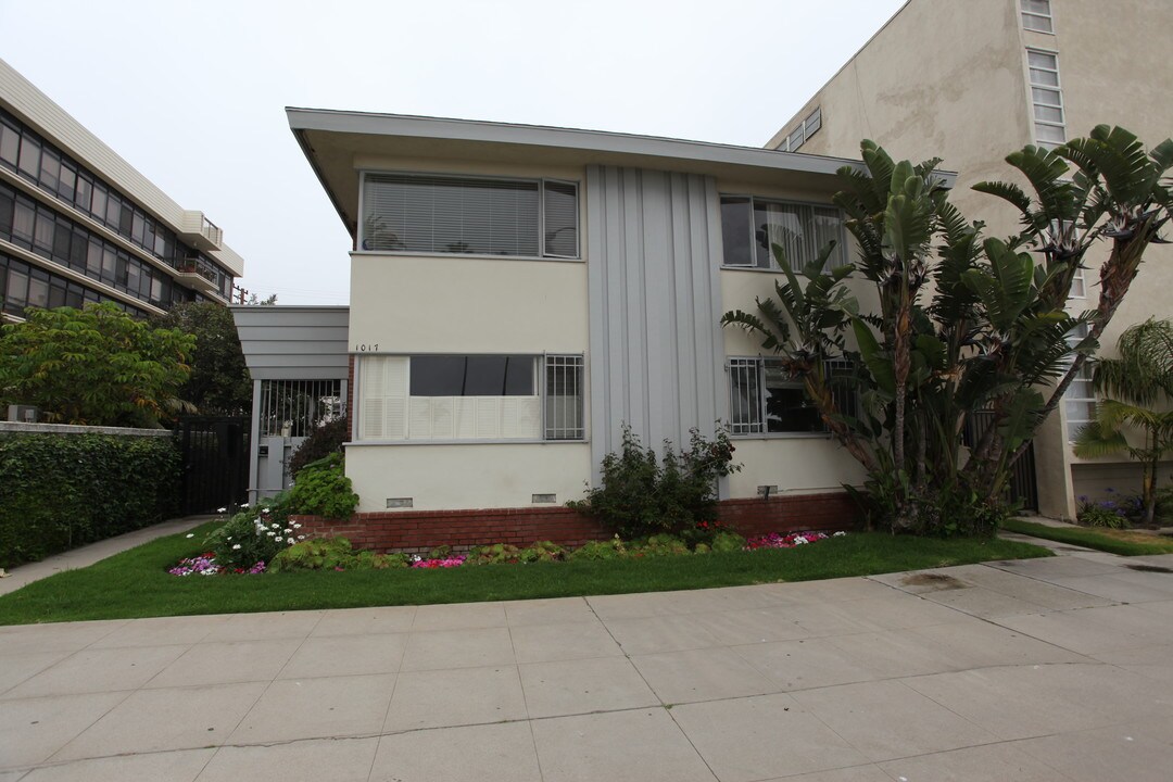 1017 Ocean Ave in Santa Monica, CA - Building Photo