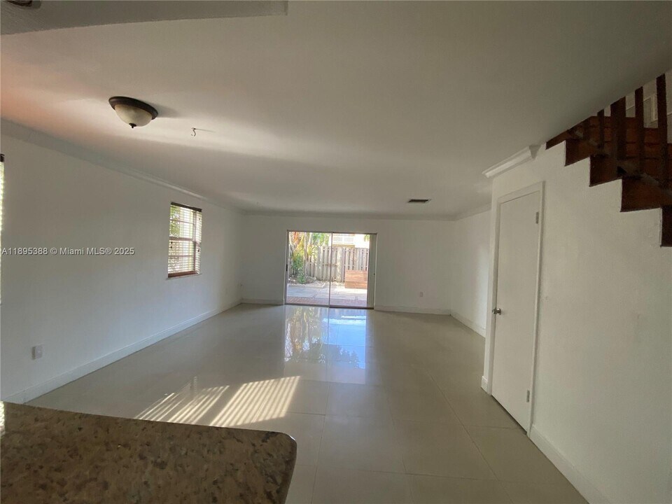 8405 SW 137th Ave in Miami, FL - Building Photo