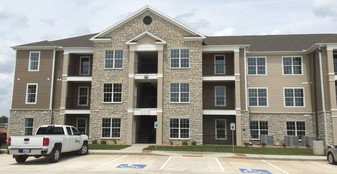 The Reserves at Trail Ridge in Great Bend, KS - Building Photo