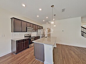 8595 Highfield Ave in Jacksonville, FL - Building Photo - Building Photo