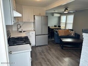 282 Van Pelt Pl in Long Branch, NJ - Building Photo - Building Photo