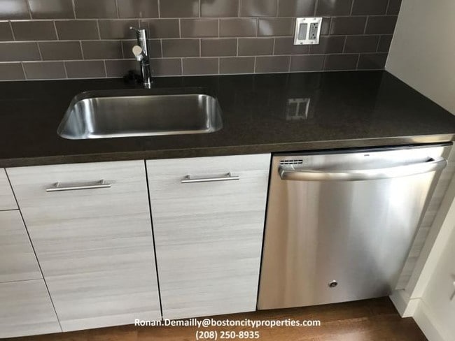 47 Lagrange St in Boston, MA - Building Photo - Building Photo
