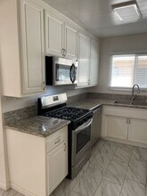 141 N Kenwood St in Glendale, CA - Building Photo - Building Photo