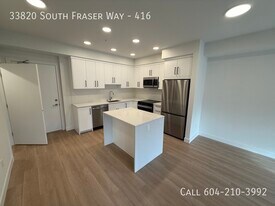 33820 South Fraser Way in Abbotsford, BC - Building Photo