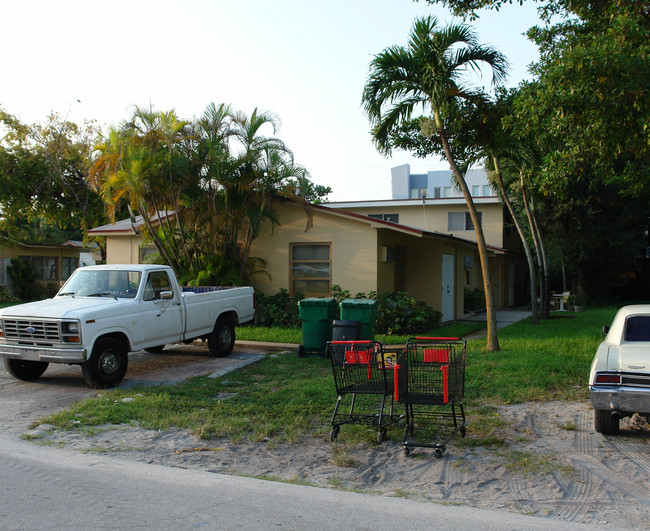 700-708 SE 16th St in Fort Lauderdale, FL - Foto de edificio - Building Photo