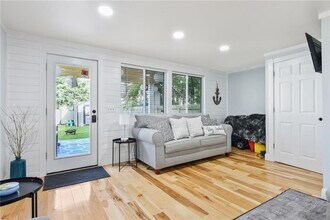 26 Pearl St in Newport, RI - Building Photo - Building Photo
