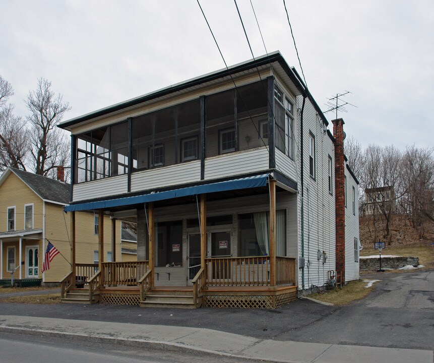 5 S Main St in Voorheesville, NY - Building Photo