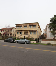 North Hobart Apartments in Los Angeles, CA - Building Photo - Building Photo