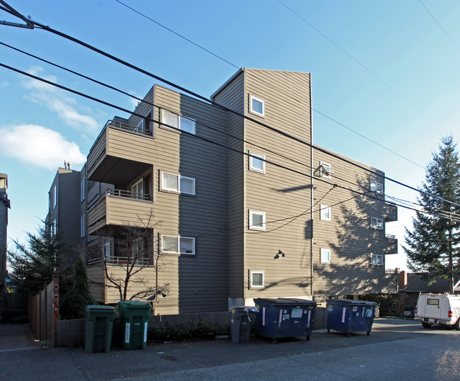 Winslow Place Apartments in Seattle, WA - Foto de edificio - Building Photo