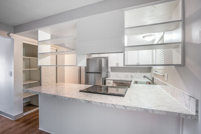 King James Gate in Vancouver, WA - Building Photo - Interior Photo