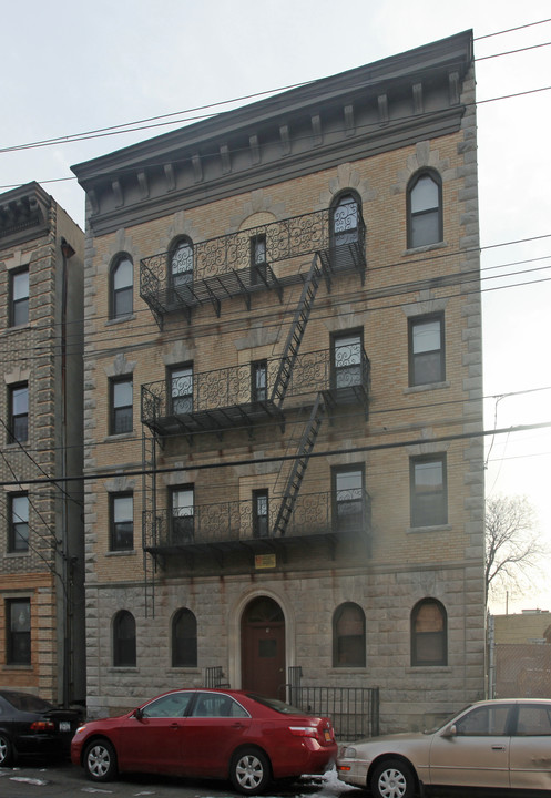 9 N Bleeker St in Mount Vernon, NY - Foto de edificio