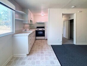 1945 Lawrence St in Eugene, OR - Building Photo - Building Photo