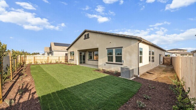 7324 W Ashcroft Ave in Fresno, CA - Building Photo - Building Photo