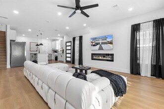 1511 Barry Ave in Dallas, TX - Building Photo - Building Photo