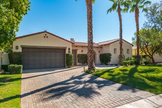 136 Royal St Georges Way in Rancho Mirage, CA - Building Photo - Building Photo